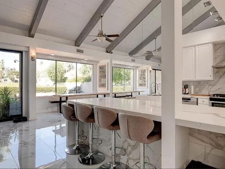 135 Desert West Dr — Photo 22