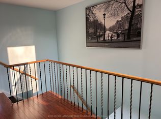 3 Robert Hicks Dr, Toronto, ON M2R 3R1