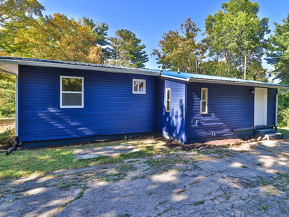 5th image of 5613 Lon Roberts Dr