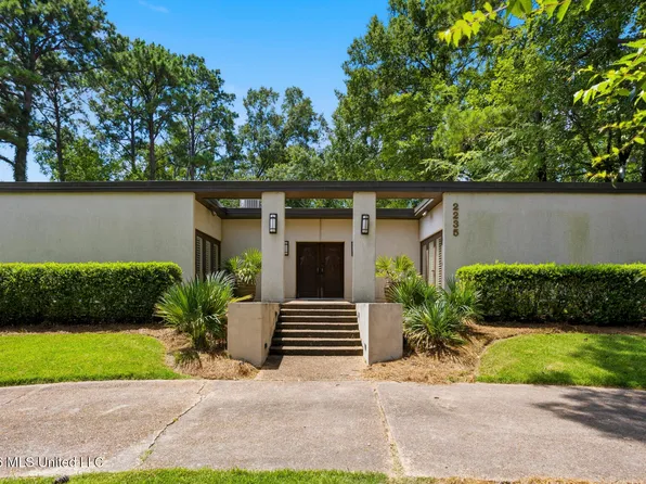 2235 Wild Valley Dr, Jackson, MS 39211