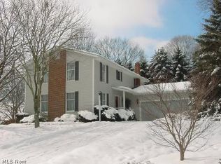 1586 Belle Meade Dr, Akron, OH 44321