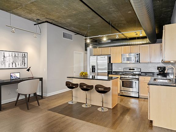2nd image of 849 N Franklin St Unit 1201