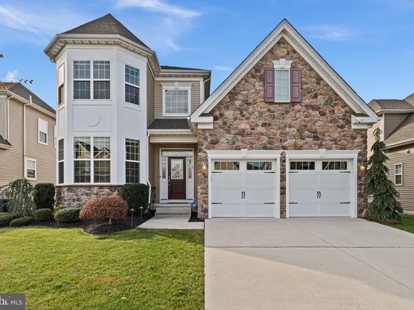 8 Michelangelo Dr, Monmouth Junction, NJ 08852