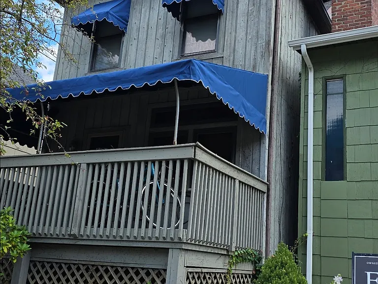 717 Copeland St — Photo 1