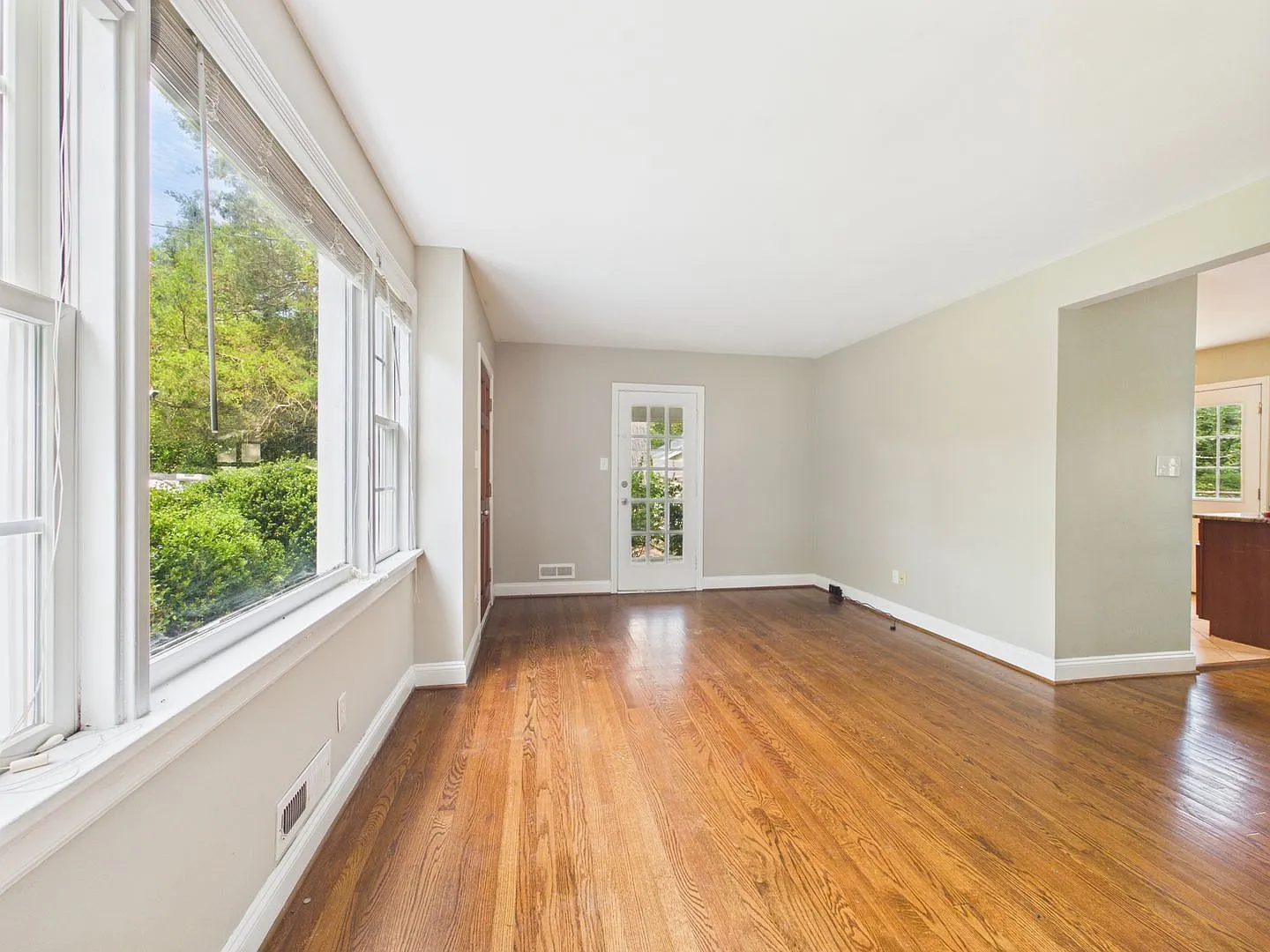 4 bed, 2.0 bath, 1428 sqft, $2,850 — Photo 3