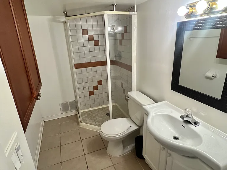 5965 Stonebriar Cres — Photo 6