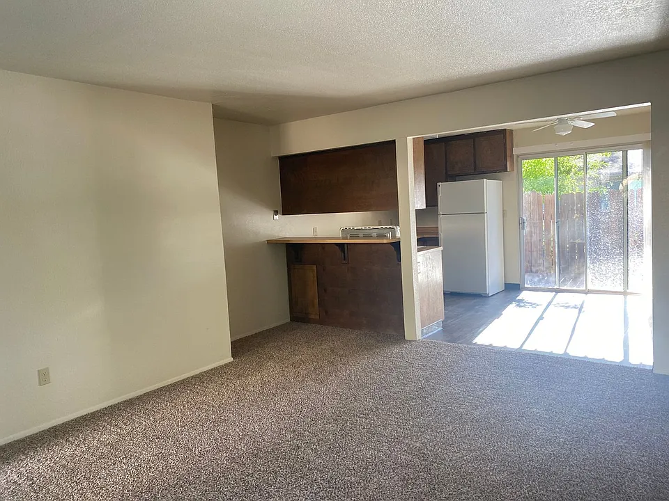 1124 Layton Rd