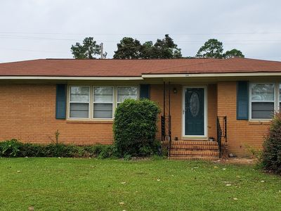 240 Lakewood Dr, Swainsboro, GA, 30401