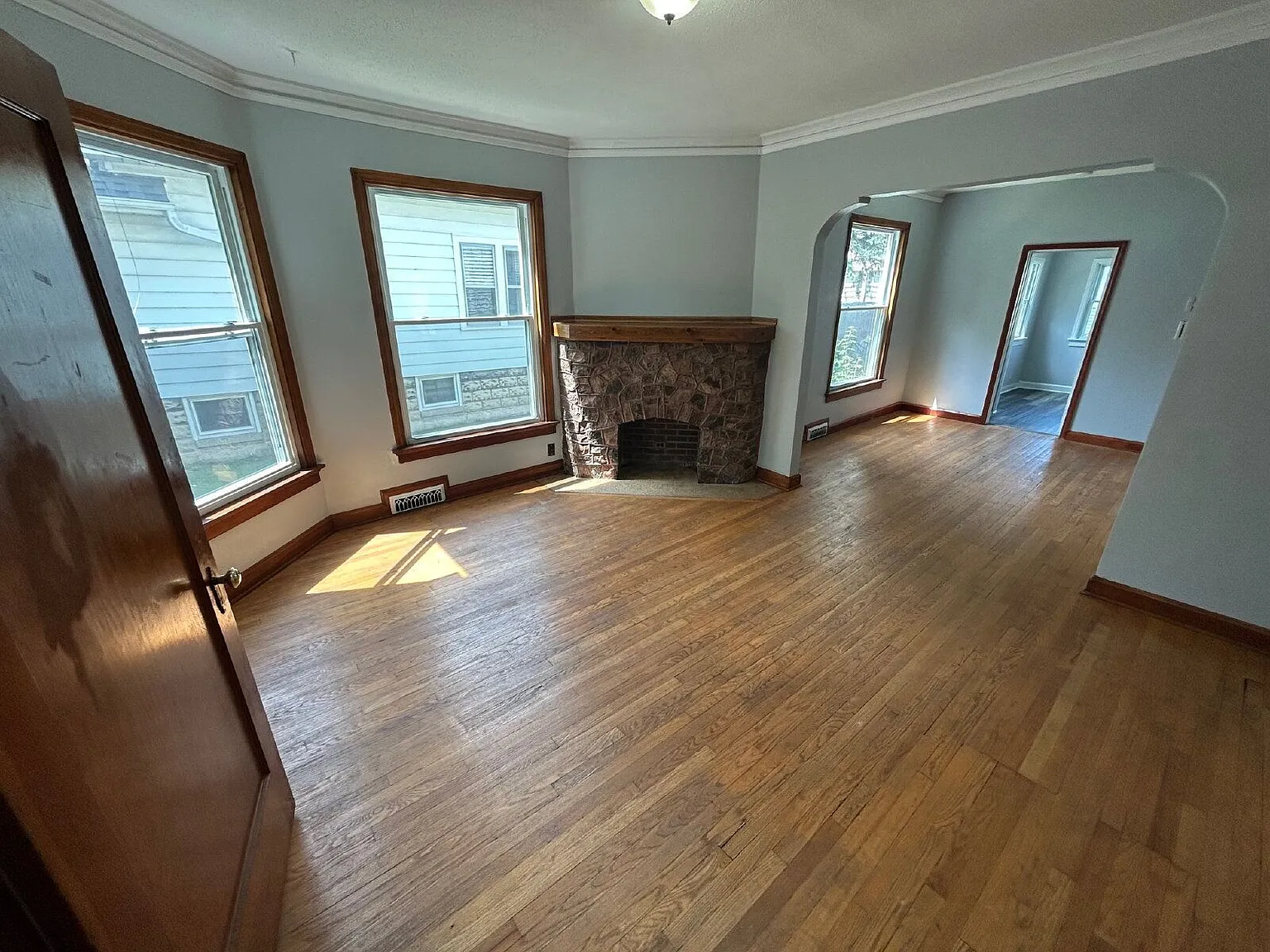 2 bed, 1.0 bath, $1,295 — Photo 3