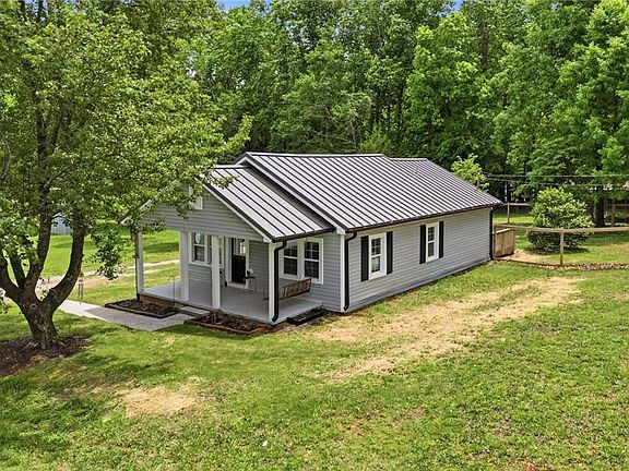 3rd image of 165 Braswell Mountain Rd
