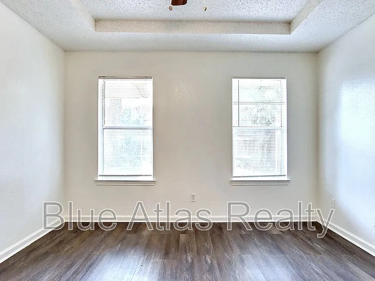 916 Hilltop Dr #C — Photo 6