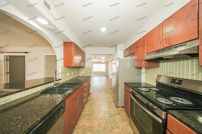 2749 Indian Creek Blvd — Photo 4