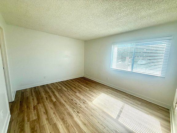4th image of 870 13th St #16