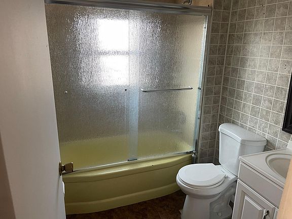 4th image of 696 Dorothea Ln #2