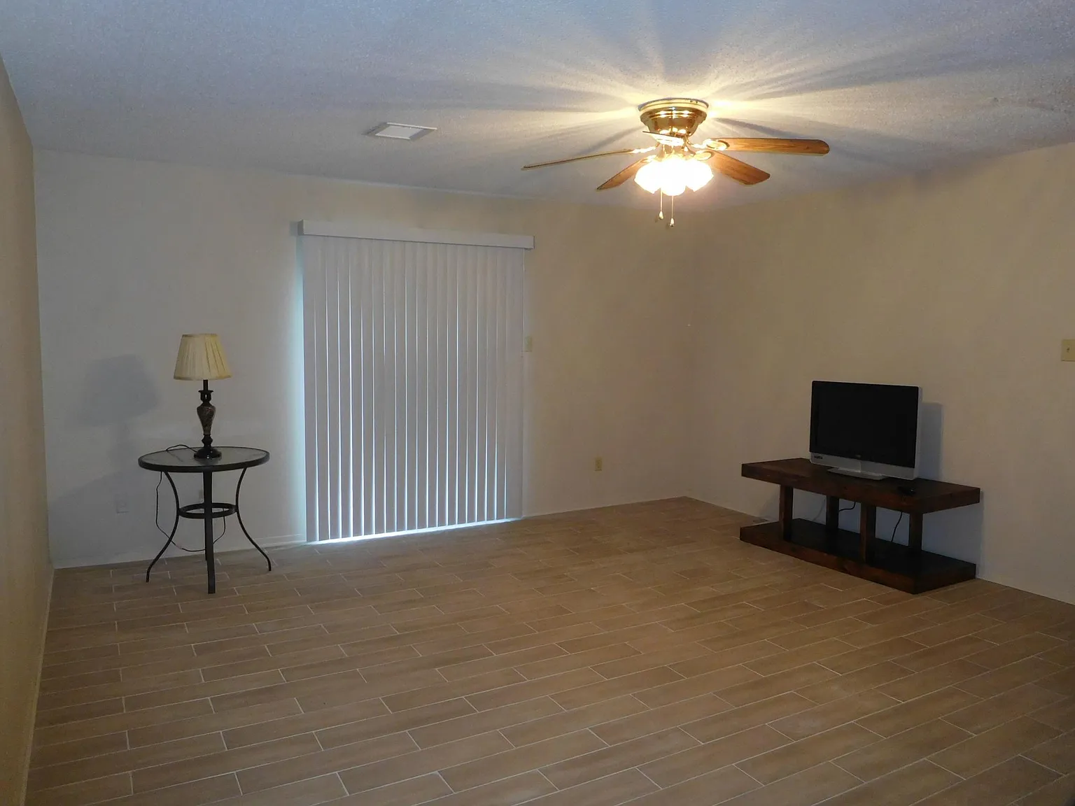 3 bed, 1210 sqft, $1,200 — Photo 3
