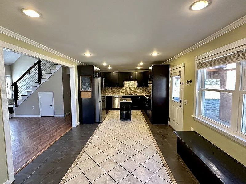 Building Photo - 47 Whispering Pines Cir
