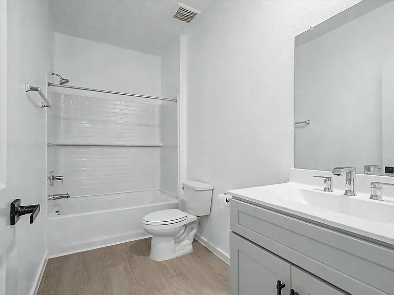 511 Louis Ln — Photo 24