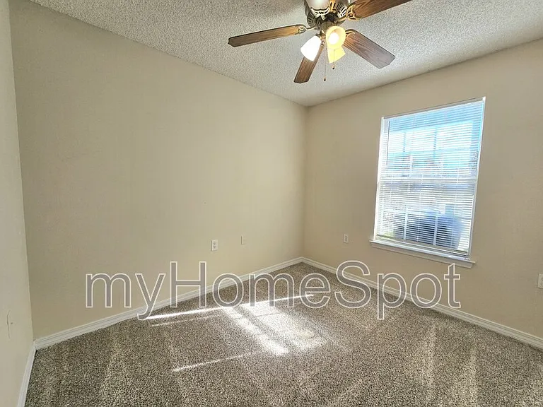 9580 Cobblebrook Dr — Photo 13