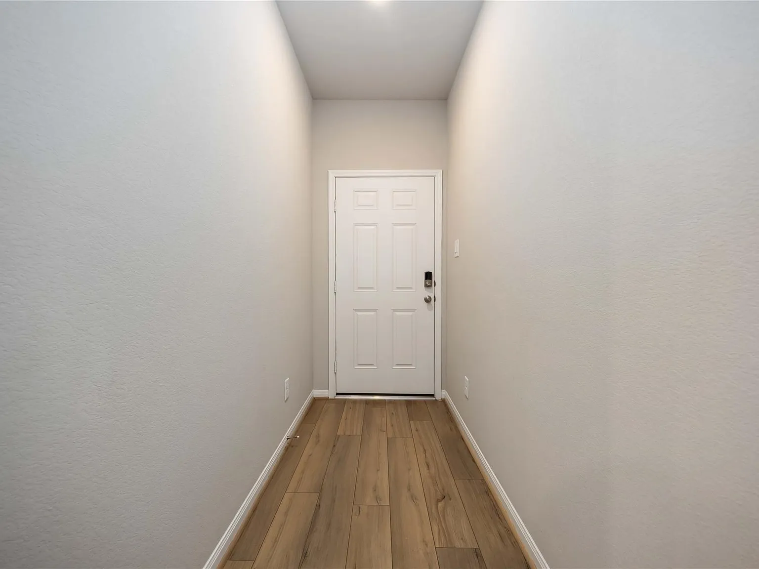 3 bed, 2.0 bath, 1339 sqft, $2,800 — Photo 4