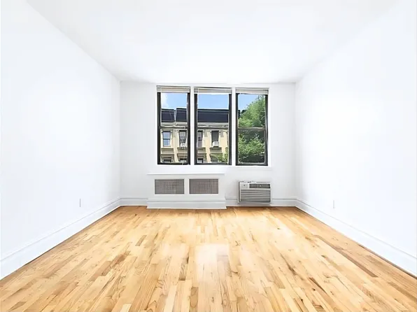 1628 2nd Avenue 2B image 1 of 6