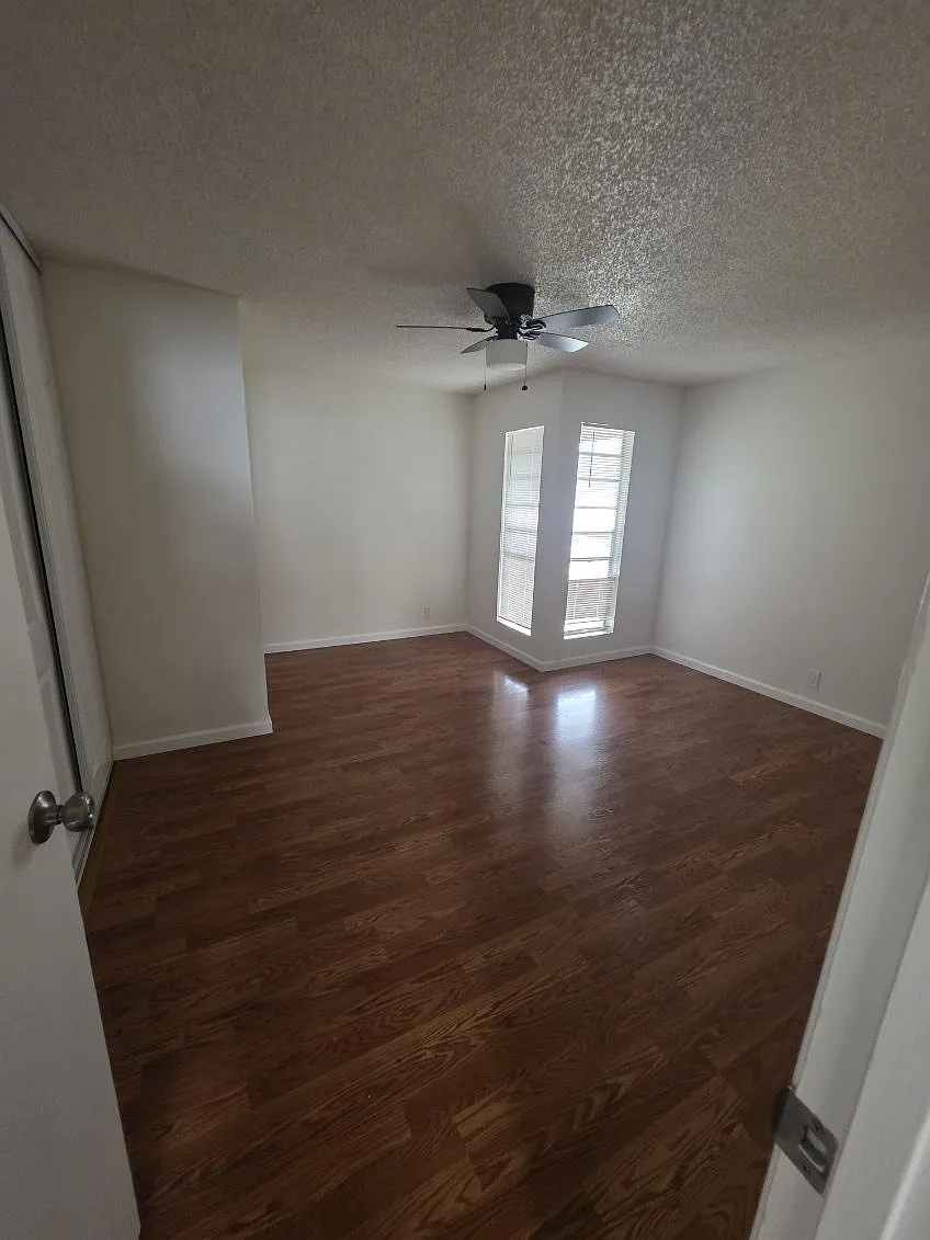 2 bed, 970 sqft, $2,500 — Photo 4
