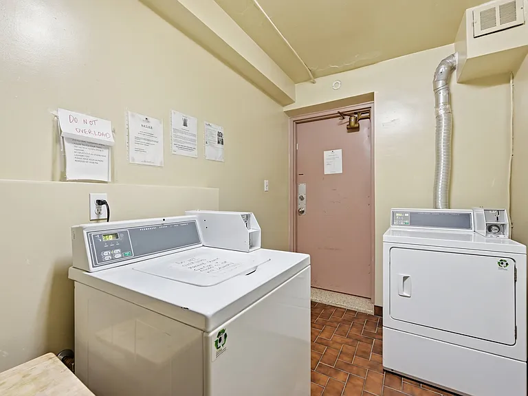 1200 Fennell Ave E — Photo 23
