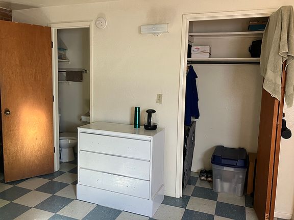 5th image of 1120 E Adams St #4