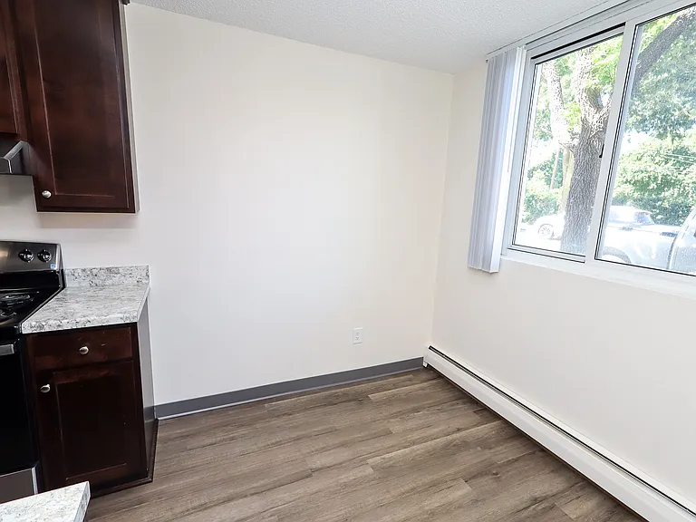 St. Clair Commons — Photo 13