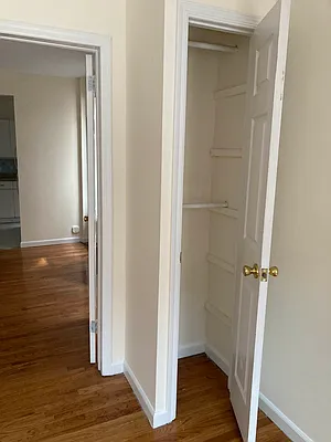 Rented by Akam Sales and Brokerage | media 19