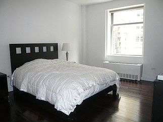 2nd image of 100 W 58th St APT 6C