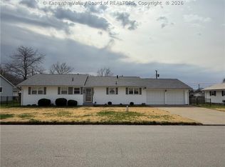 806 Cherry St, Ravenswood, WV