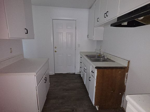 3rd image of 1603 Apple Valley Dr