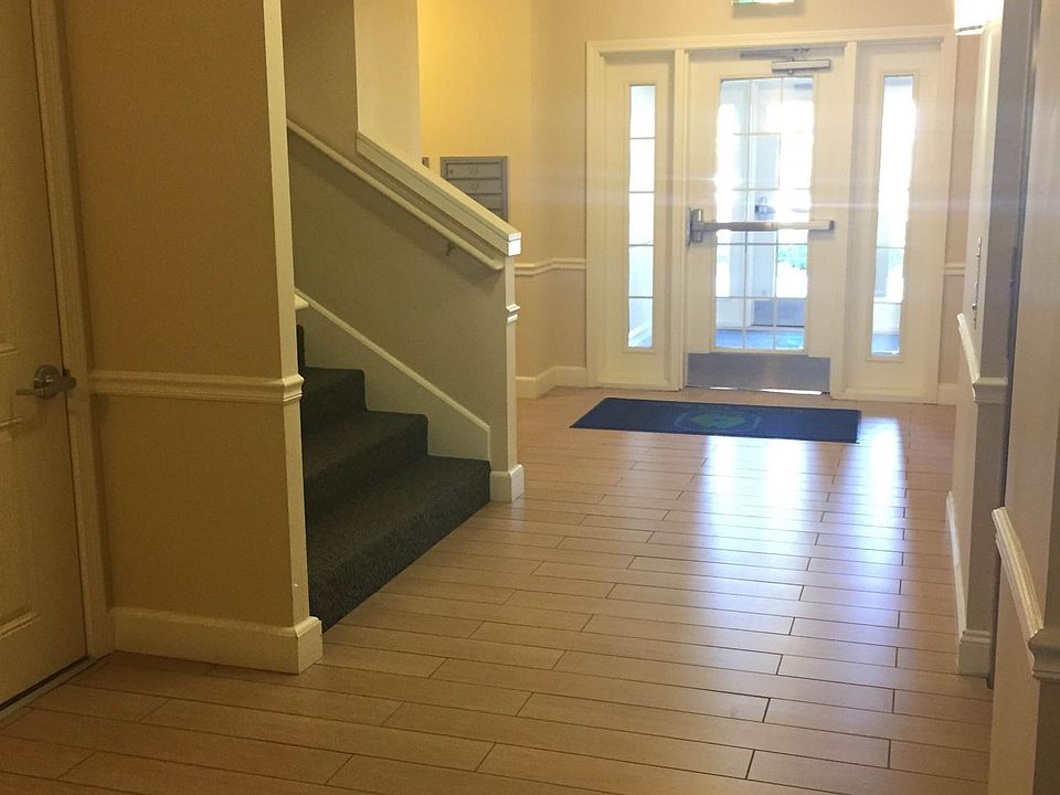 2nd image of 125 Edgemere Rd APT 215
