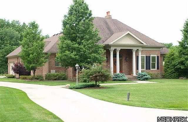 1st image of 1000 Hidden Lakes Dr NE
