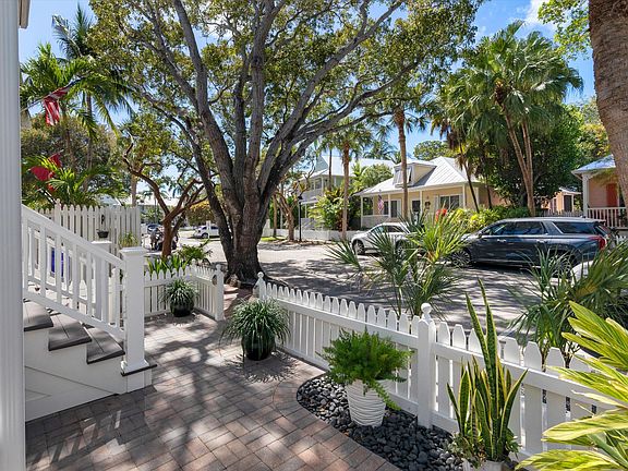 5th image of 37 Spoonbill Way