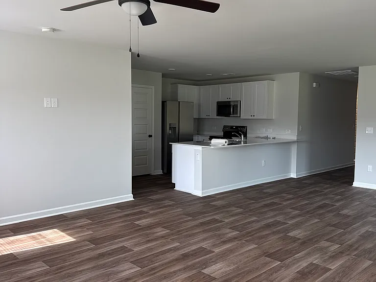 6409 Swainson St SW — Photo 12