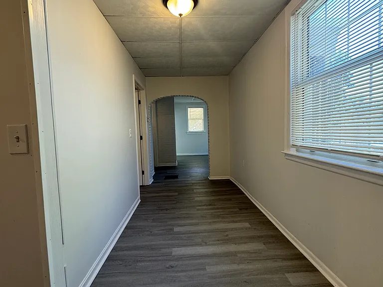 1726 W Saint Catherine St — Photo 2