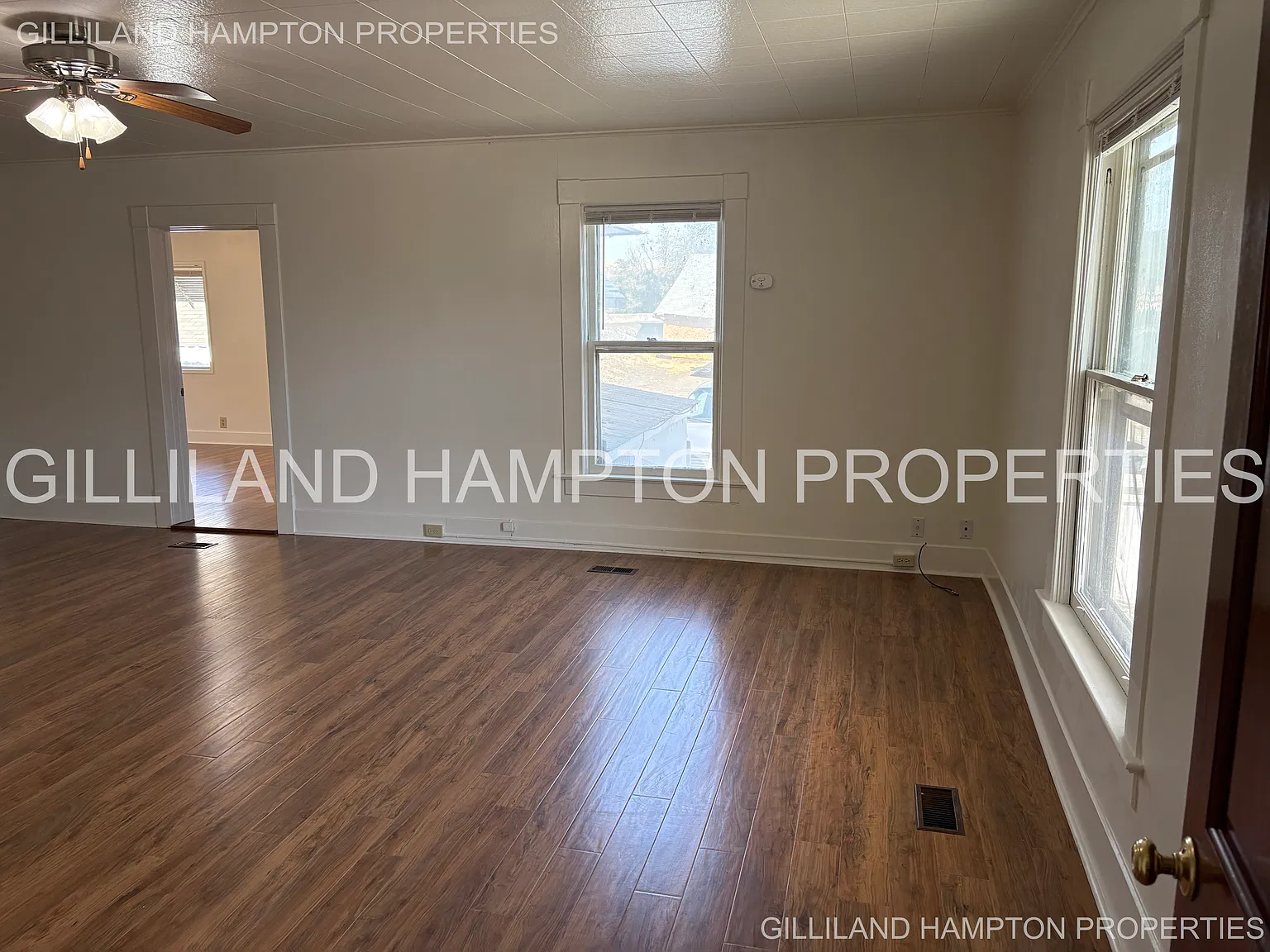 5 bed, 3.5 bath, 3000 sqft, $2,000 — Photo 3