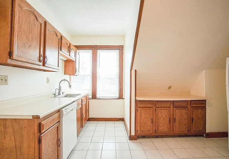 74 Crystal Ave #3 — Photo 6