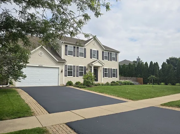 14001 S Meadow Ln, Plainfield, IL 60544