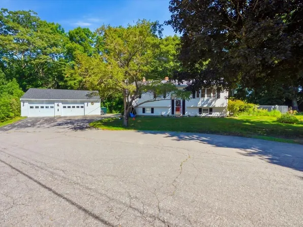 17 Rolfe Circle, Gardiner, ME 04345
