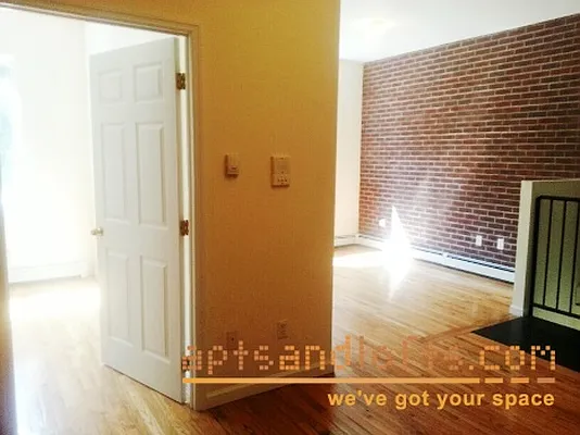 Rented by aptsandlofts.com | media 15