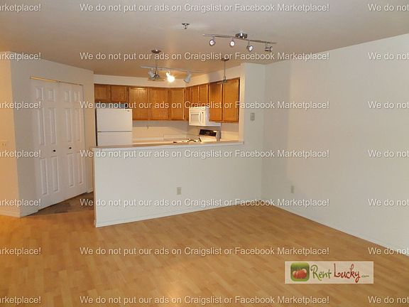4th image of 2525 NE 195th St APT 101