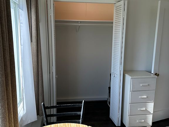 5th image of 1028 Navellier St