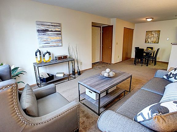 5th image of 3562 Gateway Lakes Dr