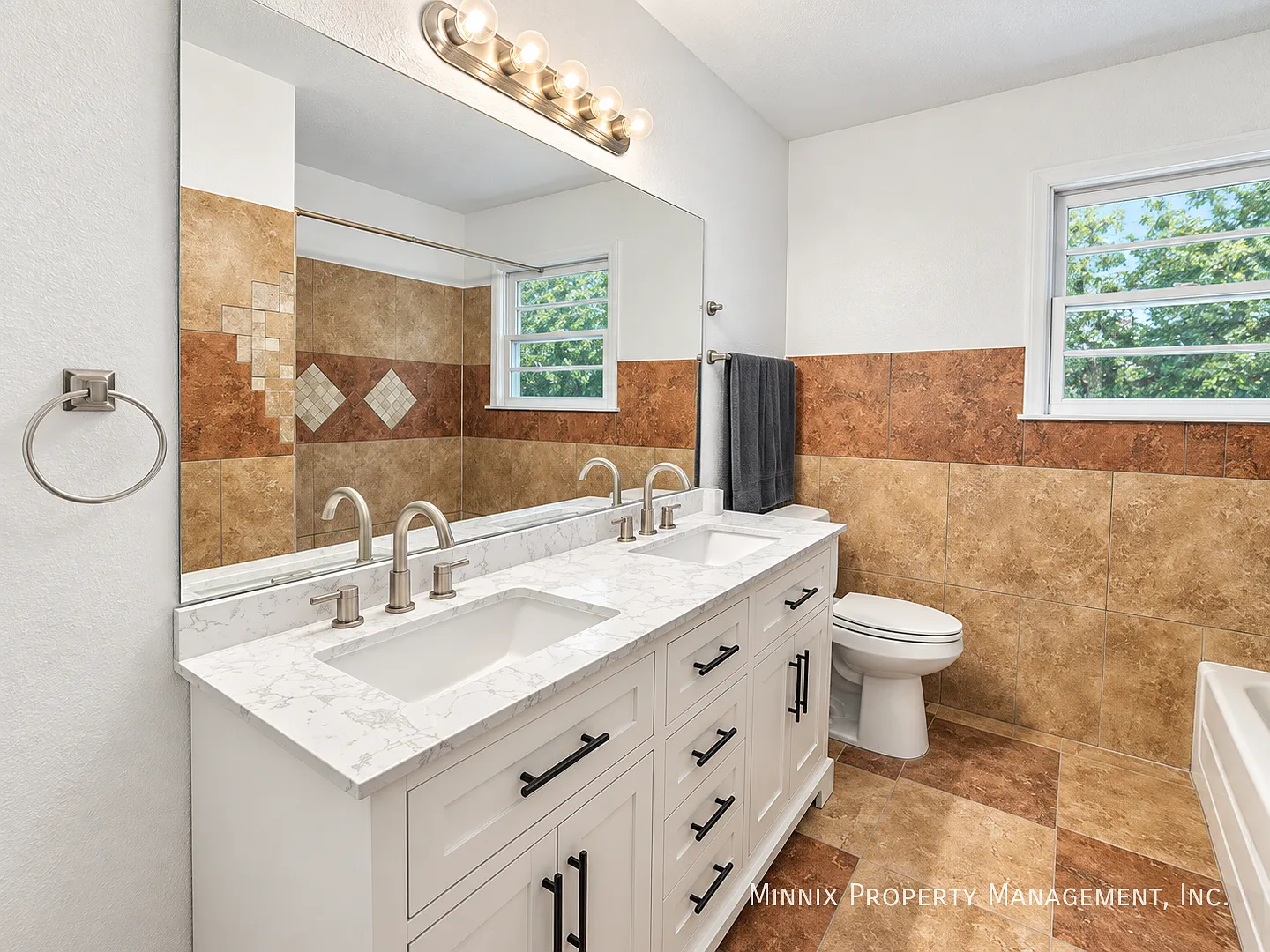 5 bedroom | 5109 48th St. — Photo 3
