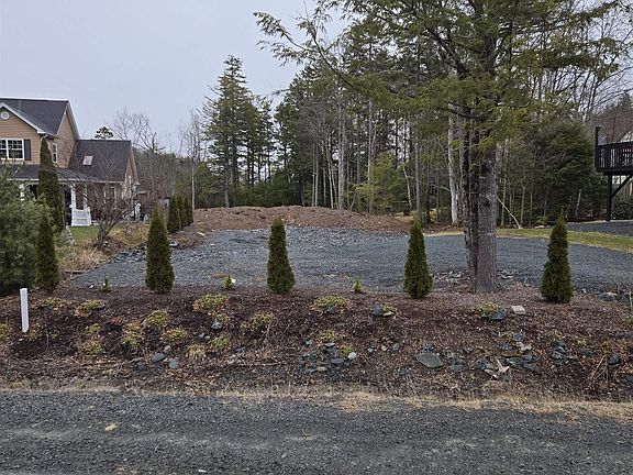 2nd image of 23 Black Trumpet Ln