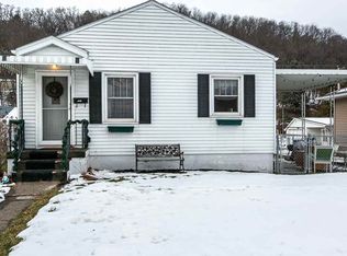 2403 Rhomberg Ave, Dubuque, IA 52001