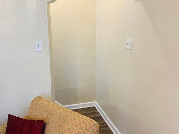 5th image of 609 4th Ave S