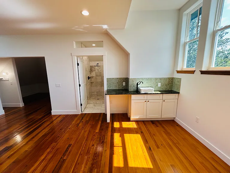 296 NW 12th Ave — Photo 33